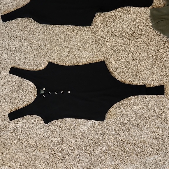 Set of 3 Bodysuites - Picture 2 of 8